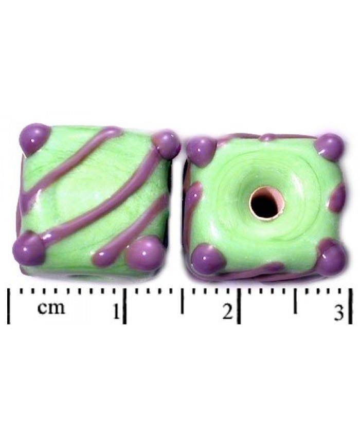 Vinuté perle české - kostka zdobená čárami, 12mm, zelená + fialová